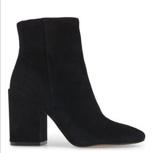 Vince Camuto VC-Destilly black suede boots